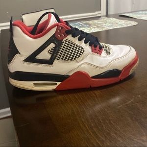 Jordan 4 fire red size 6.5